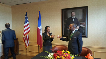 San Antonio Mayor and Namibia Mayor Muesee Kazapua toasting